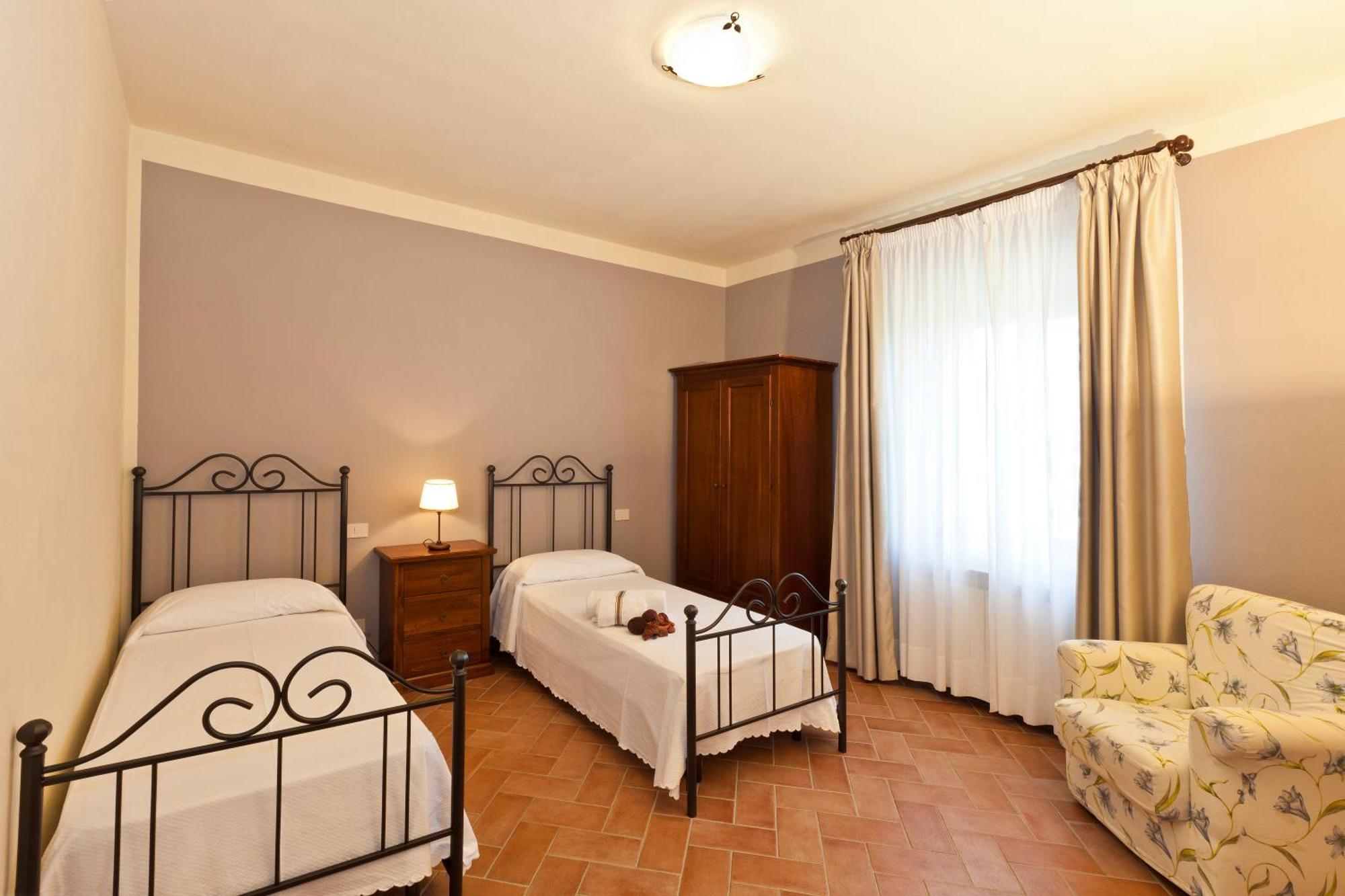 Agriturismo Casale Dello Sparviero Кастелліна-ін-К'янті Номер фото